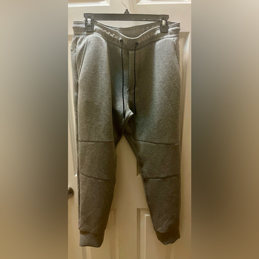 American Eagle Men’s Joggers